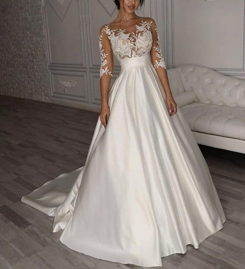 Bridal Lace Appliques Wedding Gown