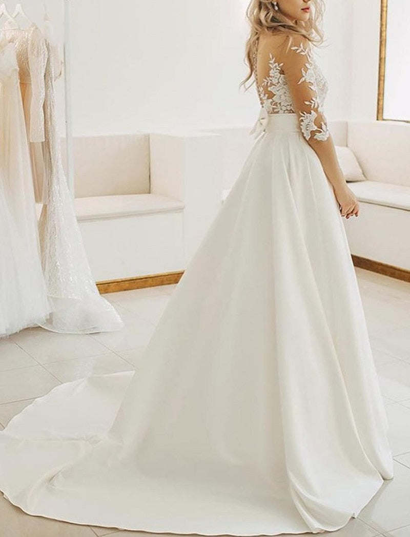 Bridal Lace Appliques Wedding Gown