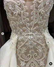 Load image into Gallery viewer, Detachable Train Wedding Bridal Gowns
