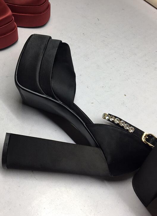 Surround Strap High-heeled Sandals