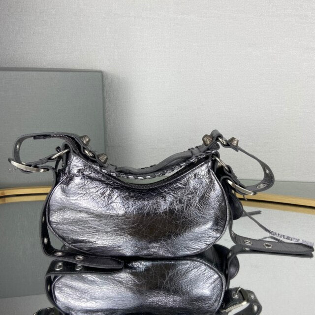 Classic Caviar Leather Double Flap Messenger Bag