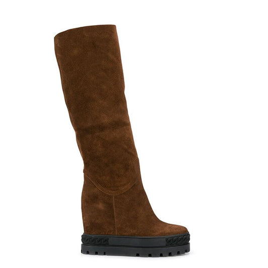 女性用 隠しプラットフォーム 2 ミッドカーフブーツを履く