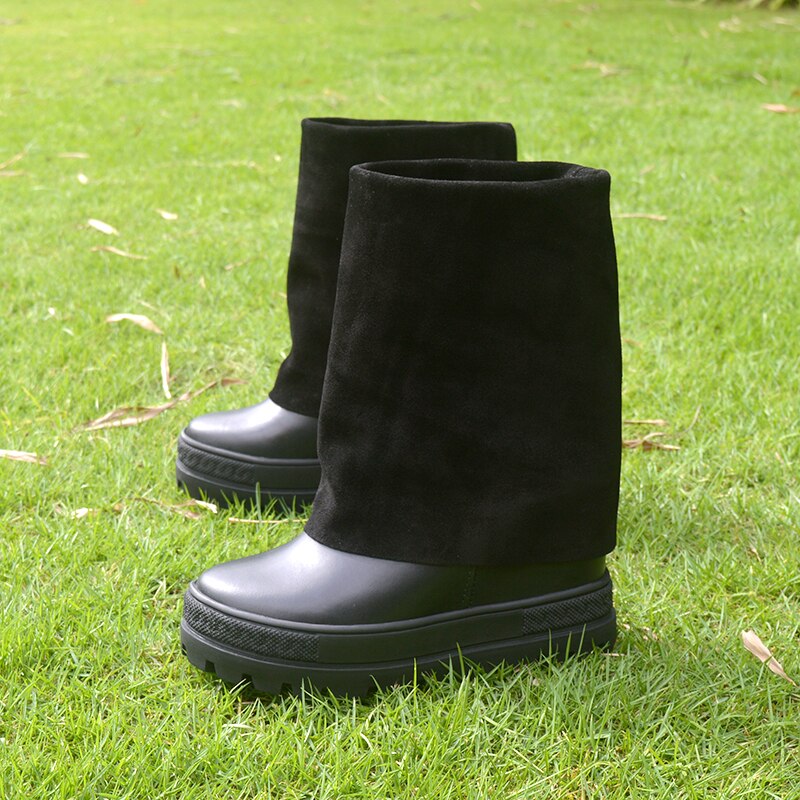 女性用 隠しプラットフォーム 2 ミッドカーフブーツを履く