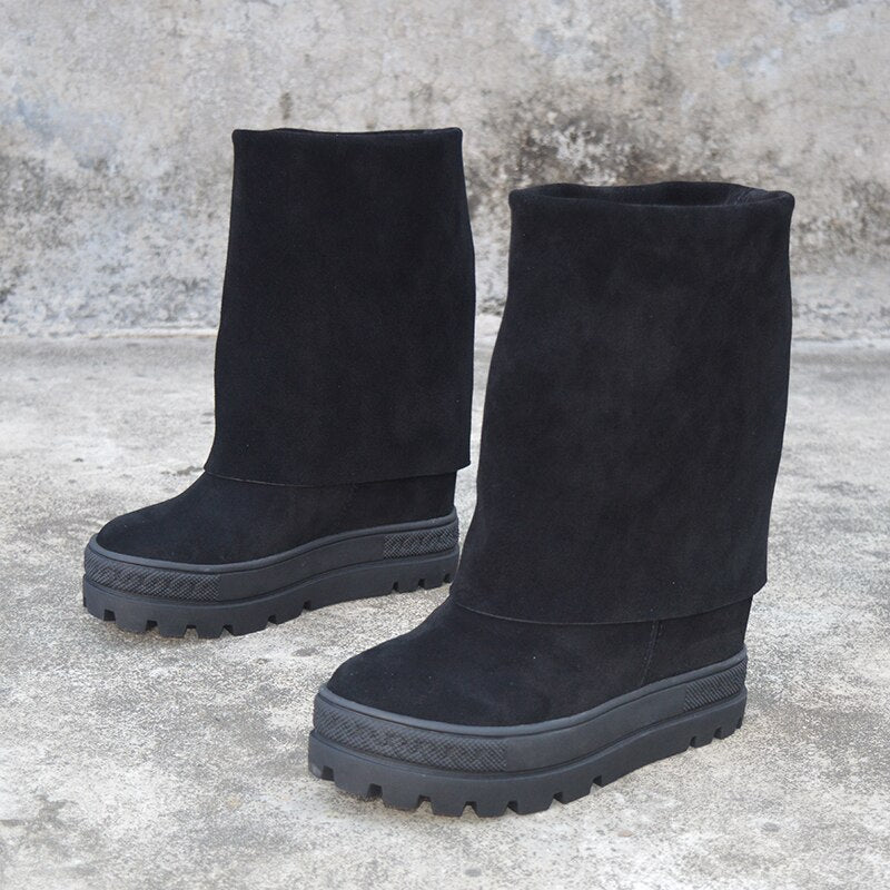 女性用 隠しプラットフォーム 2 ミッドカーフブーツを履く