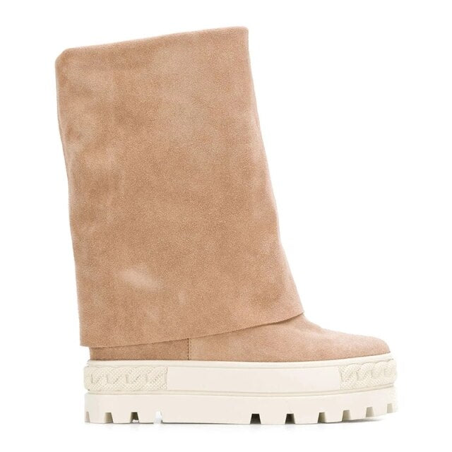 女性用 隠しプラットフォーム 2 ミッドカーフブーツを履く