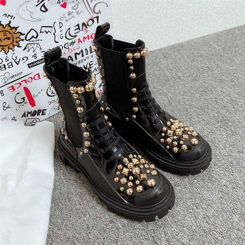 人気のゴールデンリベットレディースアンクルマーティンブーツ