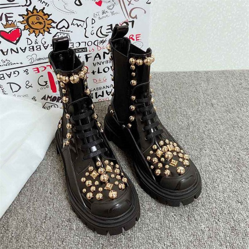 人気のゴールデンリベットレディースアンクルマーティンブーツ