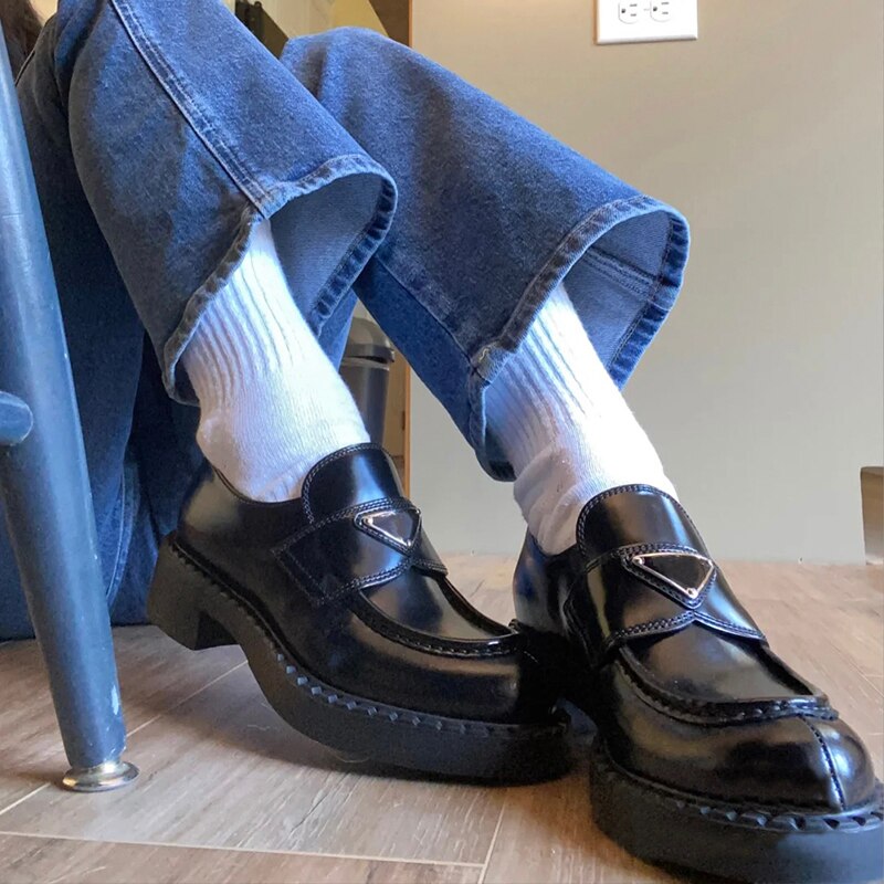 ラウンドトゥレザー厚底レディースローファー