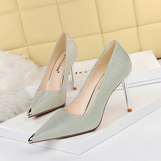 Women Metal Design Pointed Toe Pumps