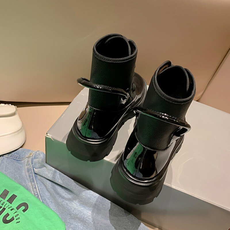 レディース レースアップ パテントレザー アンクルブーツ