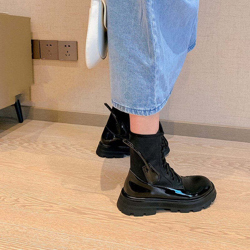 レディース レースアップ パテントレザー アンクルブーツ