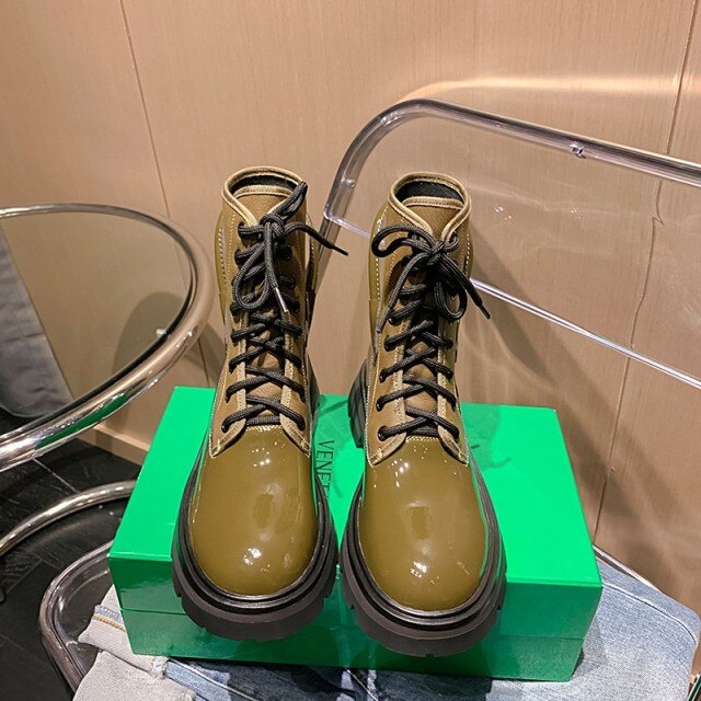 レディース レースアップ パテントレザー アンクルブーツ