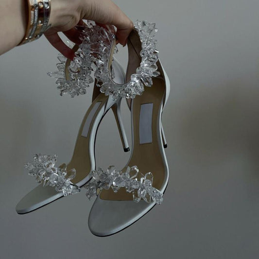 セクシーな夏のスティレットヒールサンダル透明クリスタルウェディングシューズ